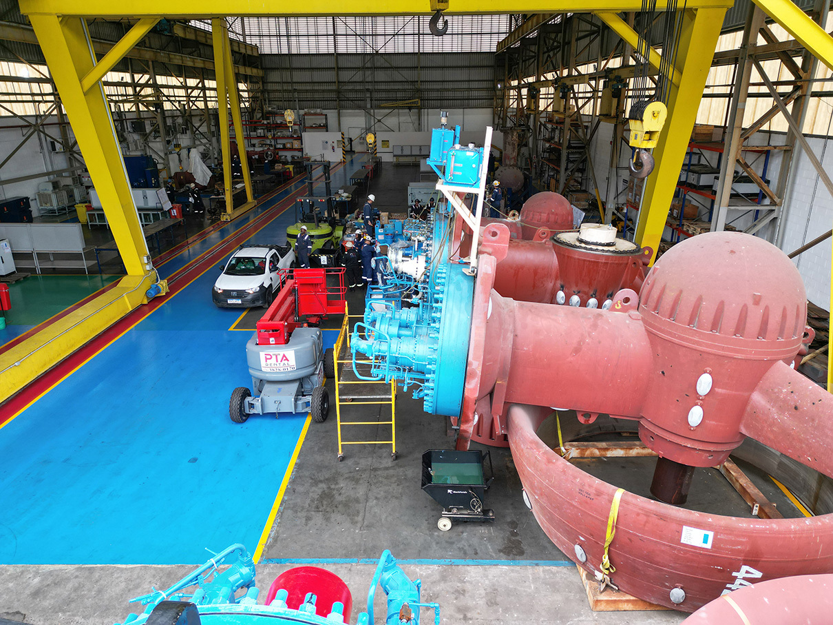 Large propulsion equipment being worked on at the Kongsberg Maritime workshop in Niteroi Brazil.