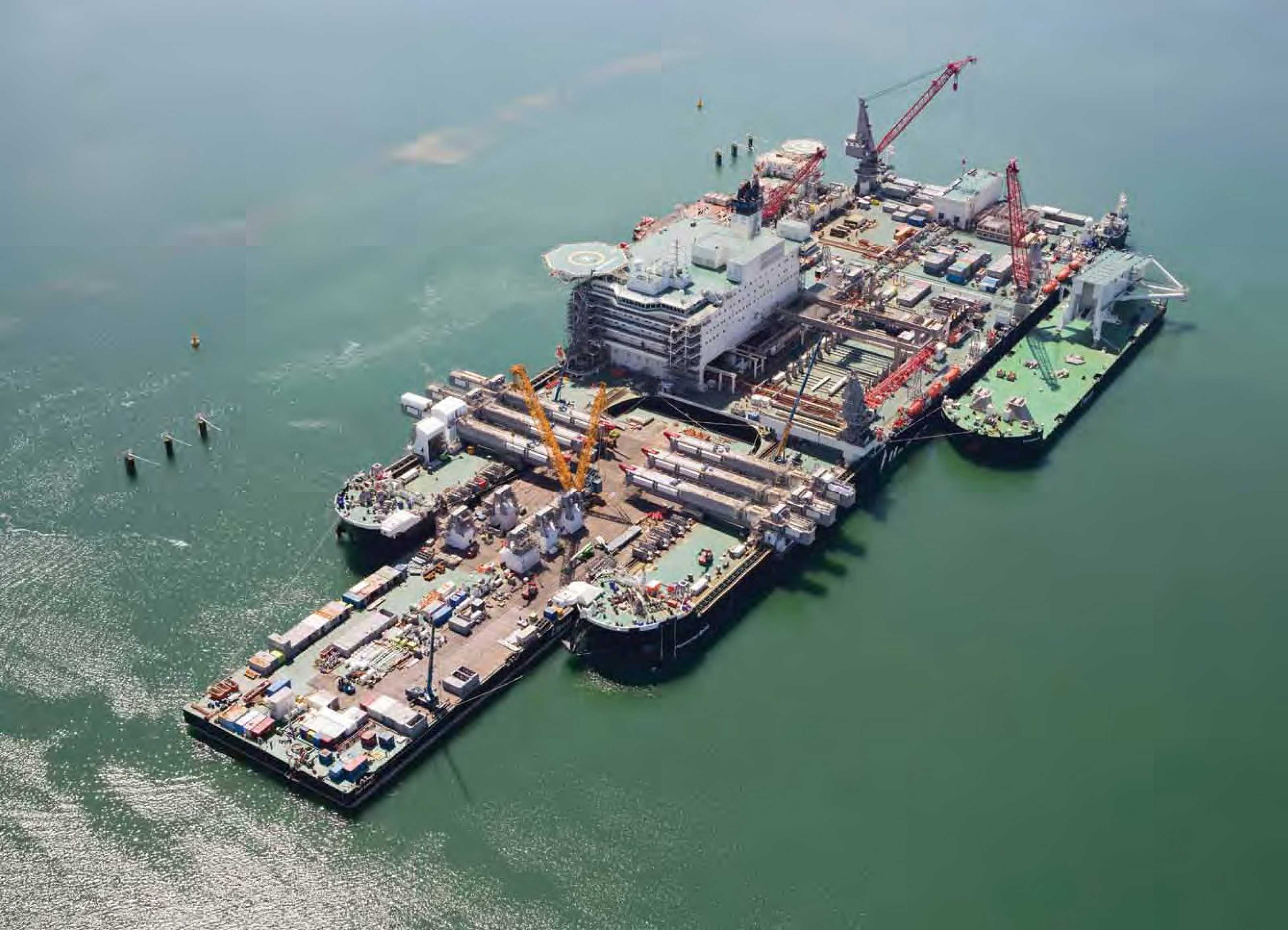 pioneering-spirit-crane-ship-2.jpg