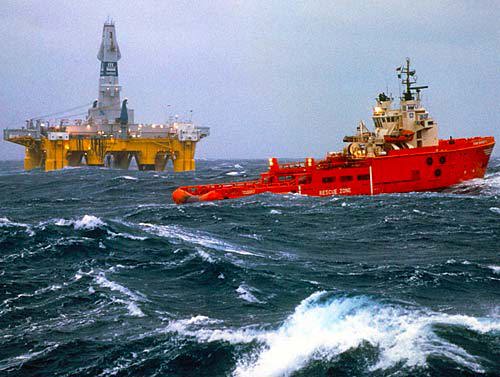 EXTREME PERFORMANCE for EXTREME CONDITIONS: This is a high-risk environment where precision and accuracy are decisive in the interaction between ship and platform. Wind, current and waves change rapidly and frequently. KONGSBERG's innovative system for dynamic positioning has helped keep both people and the environment safe since the 1970s.