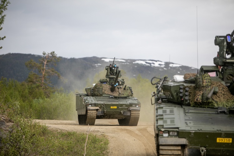 Tanks from the Norwegian Army above the Arctic circle