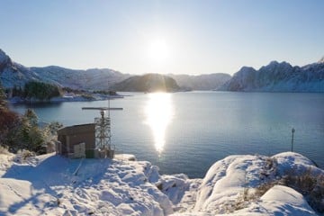 With a stunning backdrop of fjord and high mountains the radar os located along one of the most scenic routes found in the country..jpg