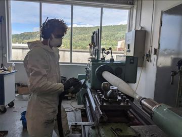 Team Propulse - Student working on the Stetind rocket at NTNU. Photo by NTNU