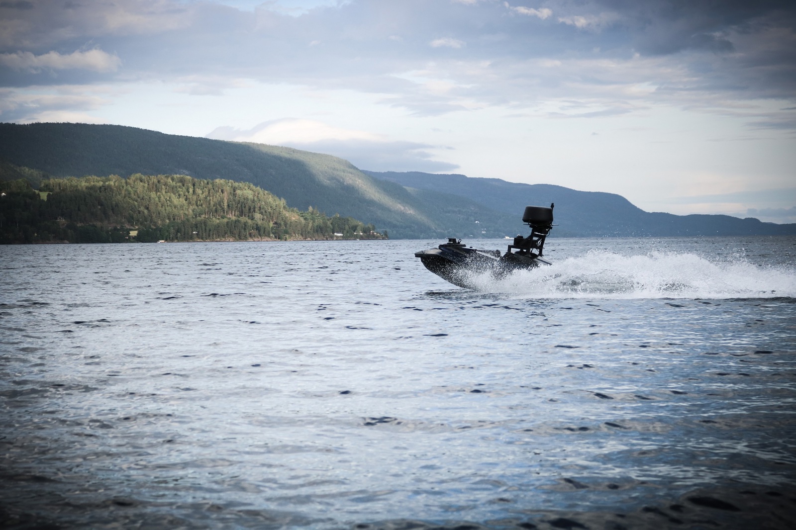 Coastal Shark on water in Kongsberg, Norway.jpg