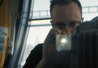 KONGSBERG employee inspecting helicopter gearbox