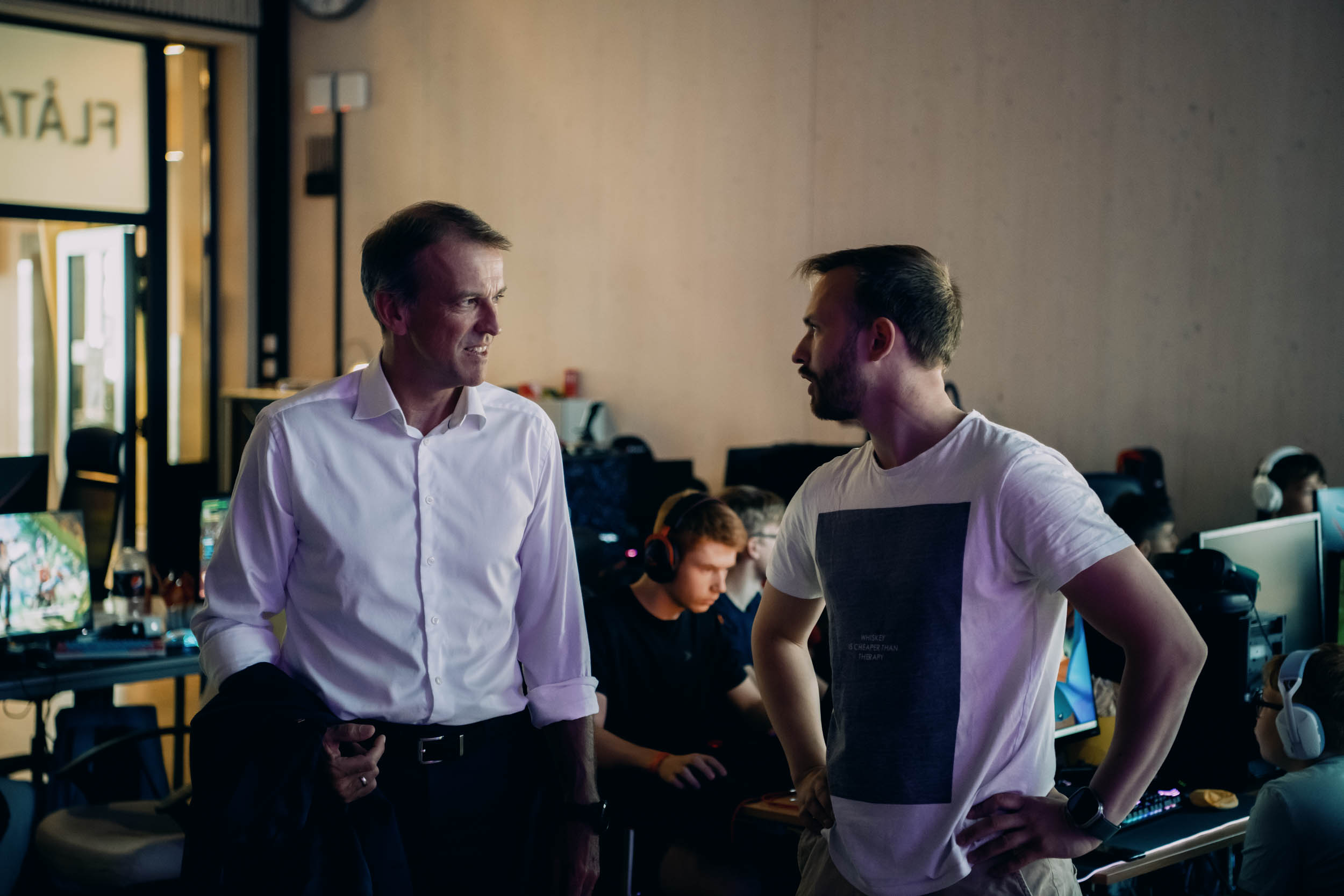 Image of Eirik Lie in the e-sports center on Kongsberg Agenda